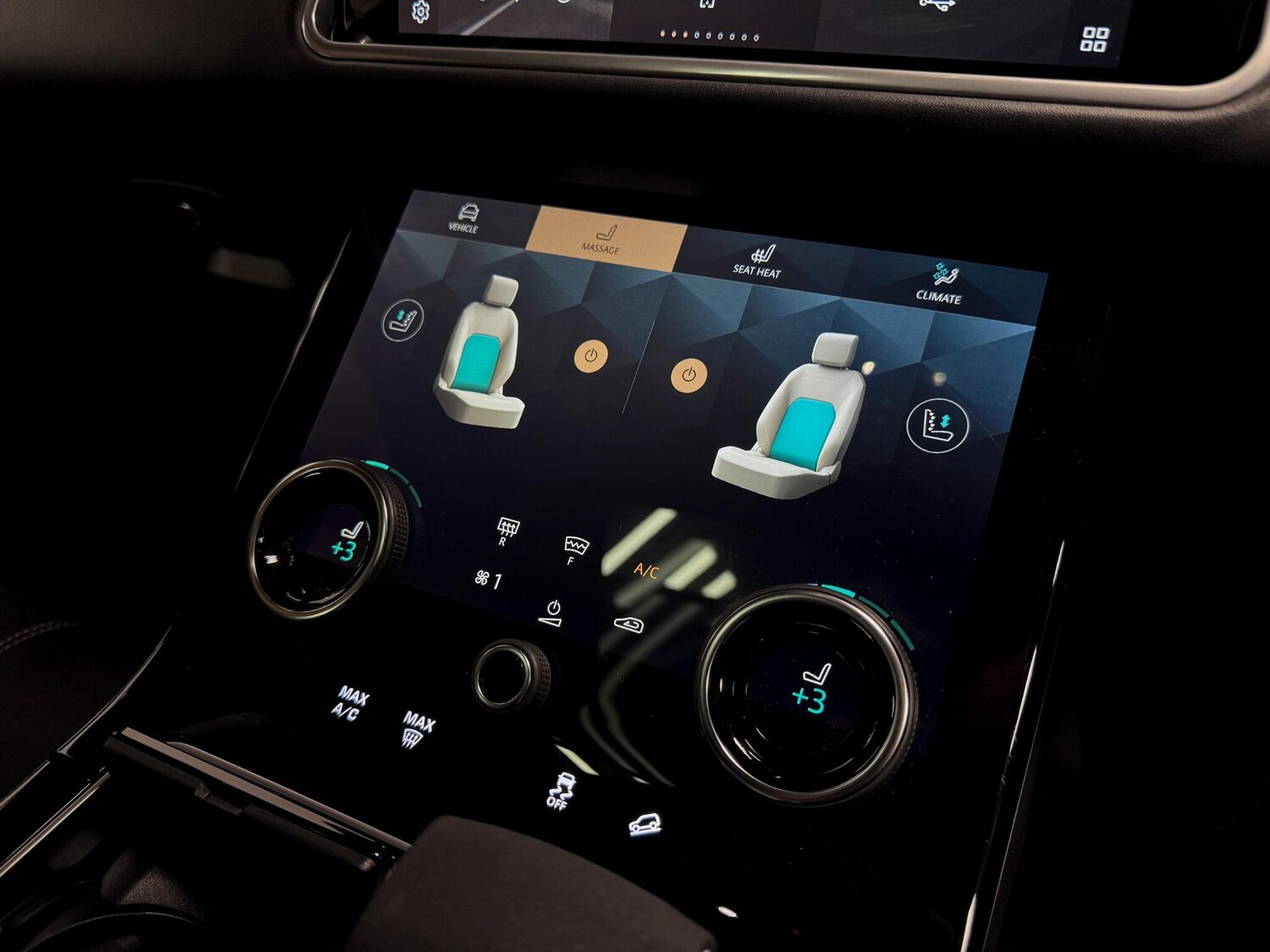 Used Land Rover Range Rover Velar 2022 for sale - 76728131: Photo 32