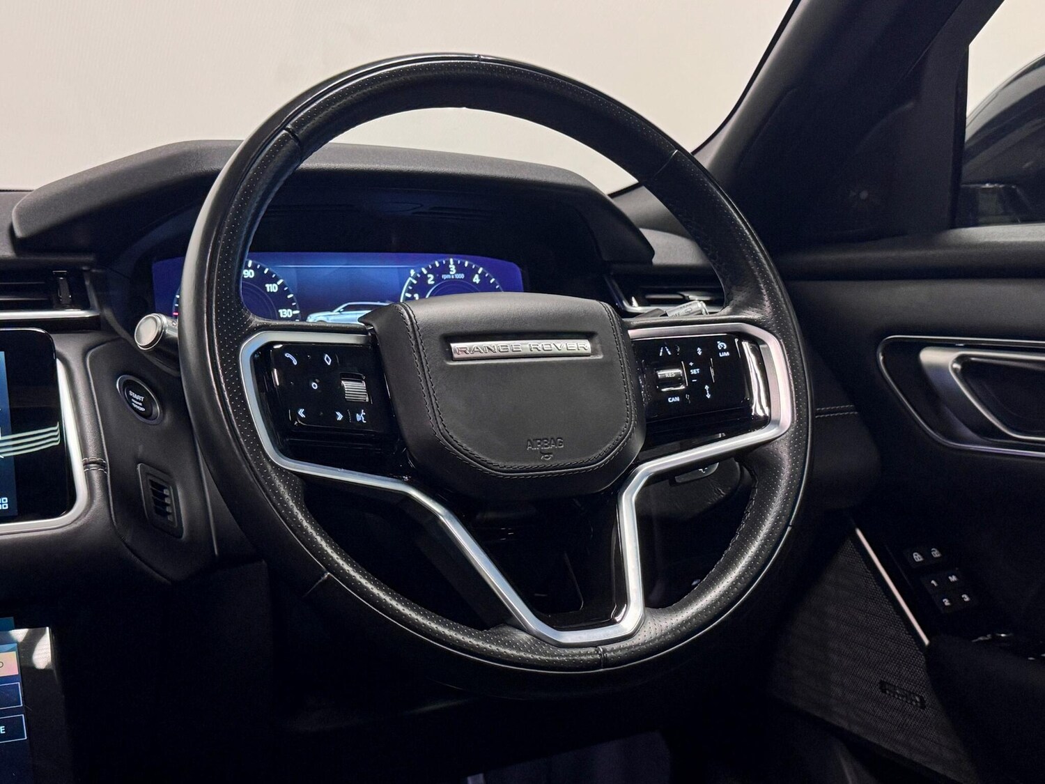 Used Land Rover Range Rover Velar 2022 for sale - 76728131: Photo 36