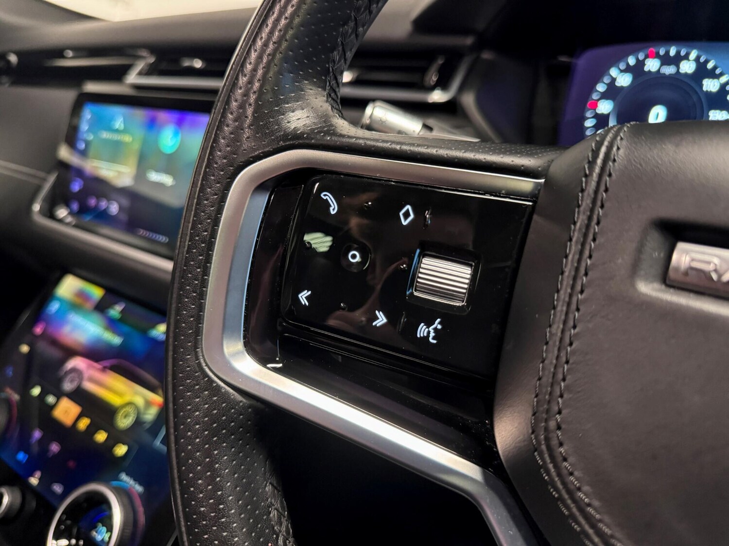 Used Land Rover Range Rover Velar 2022 for sale - 76728131: Photo 37