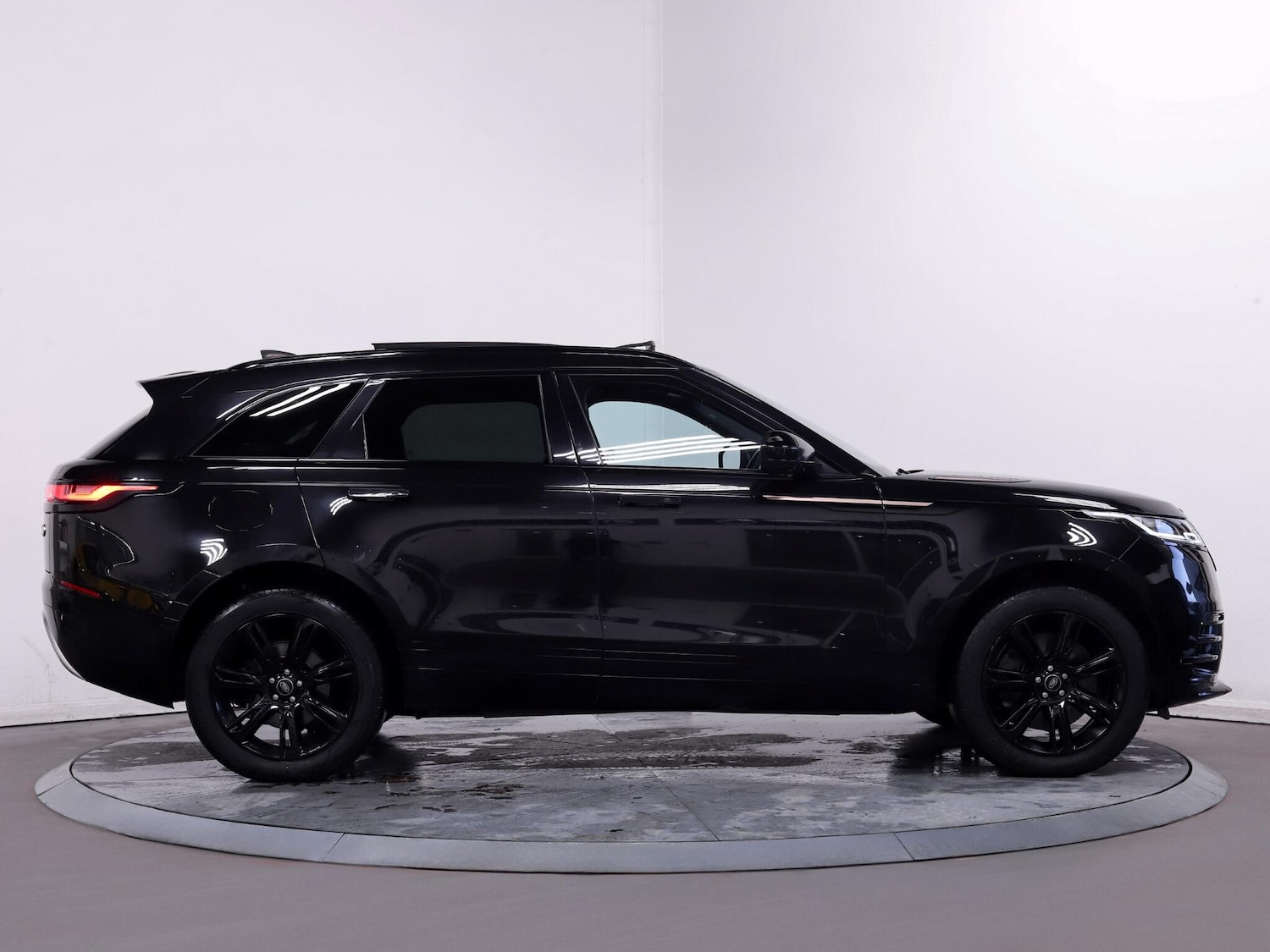 Used Land Rover Range Rover Velar 2022 for sale - 76728131: Photo 8