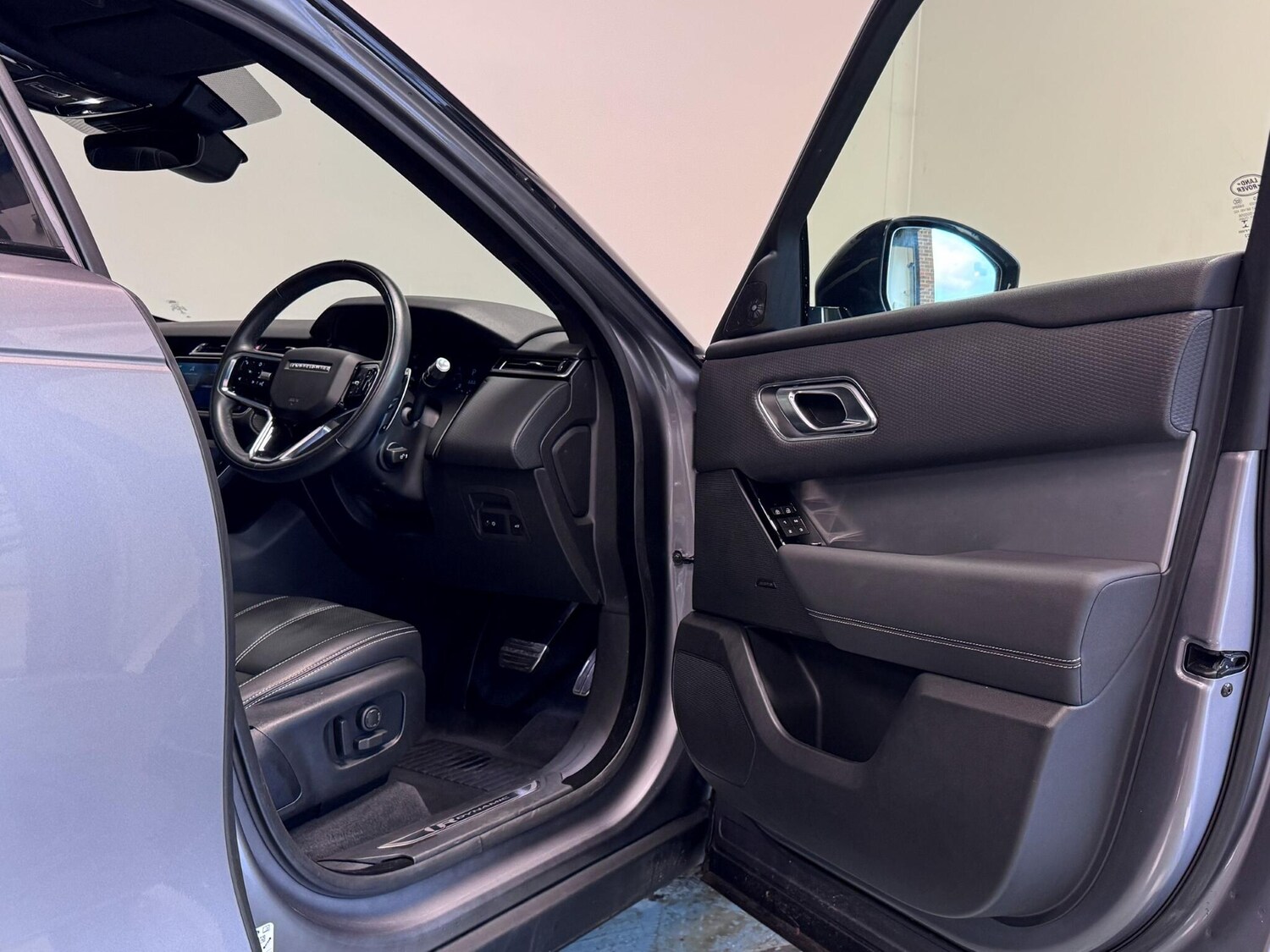 Used Land Rover Range Rover Velar 2022 for sale - 76839773: Photo 14