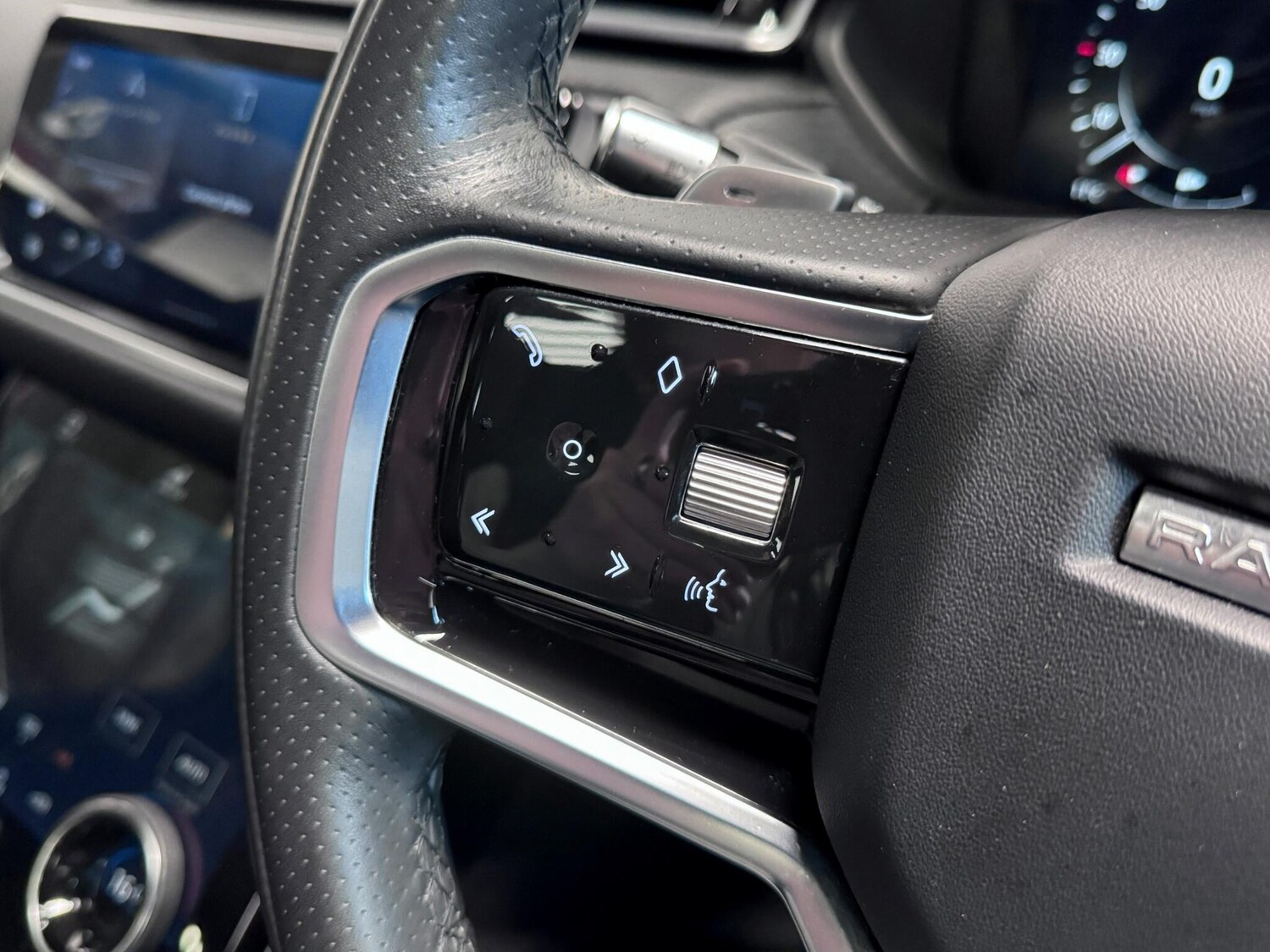 Used Land Rover Range Rover Velar 2022 for sale - 76839773: Photo 37