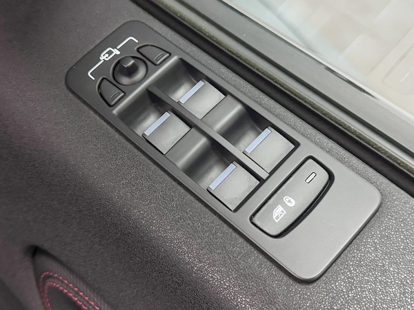 Used Land Rover Discovery Sport 2021 for sale - 76213807: Photo 18