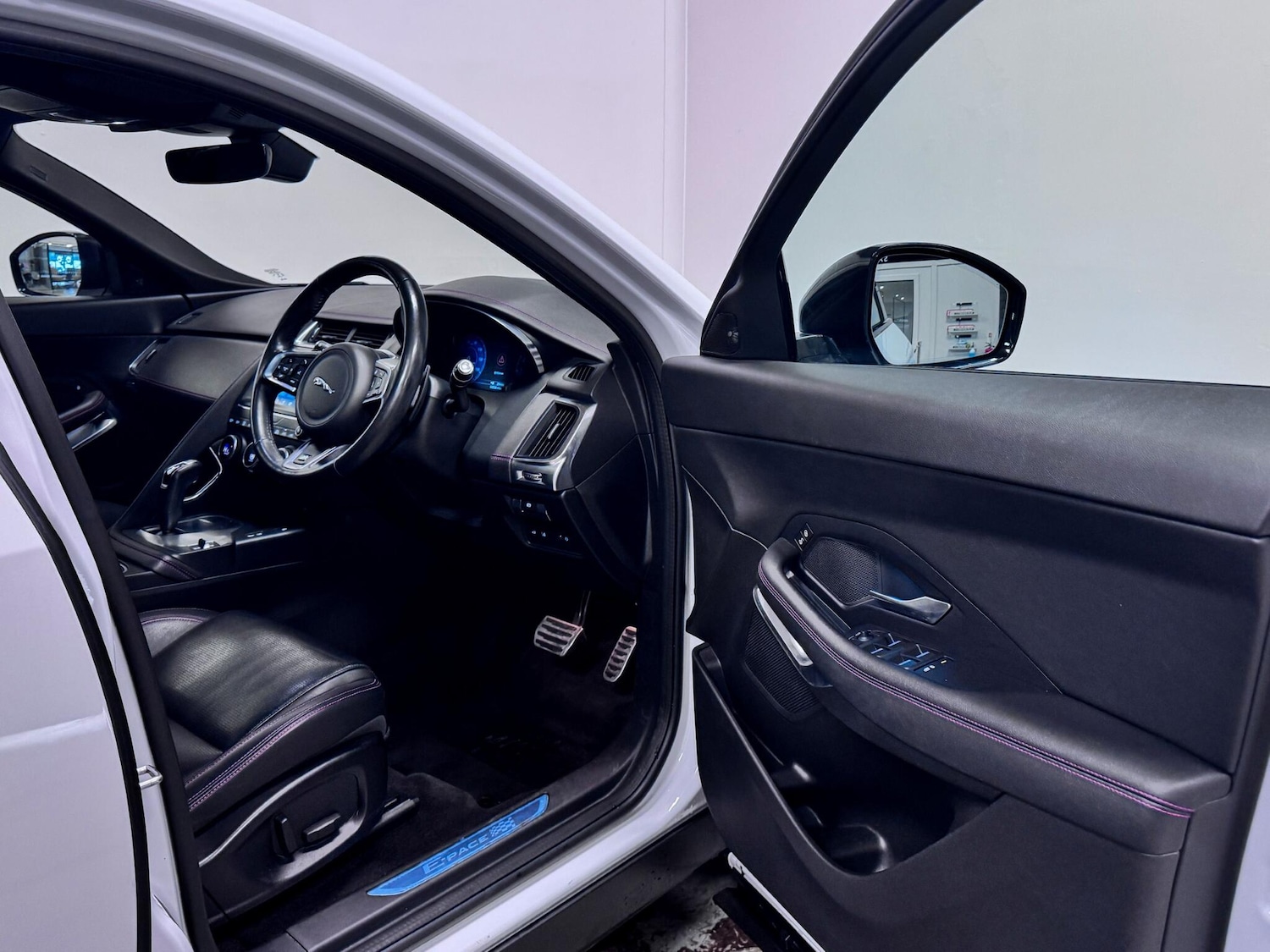 Used Jaguar E-Pace 2020 for sale - 77575418: Photo 14