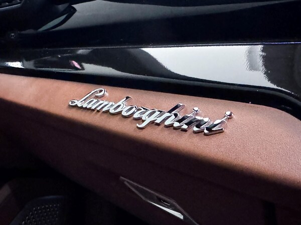 Used Lamborghini Urus 2025 for sale - 75050748: Photo 43