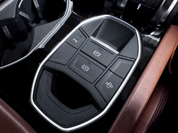 Used Lamborghini Urus 2025 for sale - 75050748: Photo 47