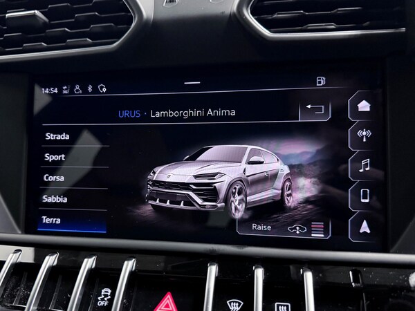 Used Lamborghini Urus 2025 for sale - 75050748: Photo 69