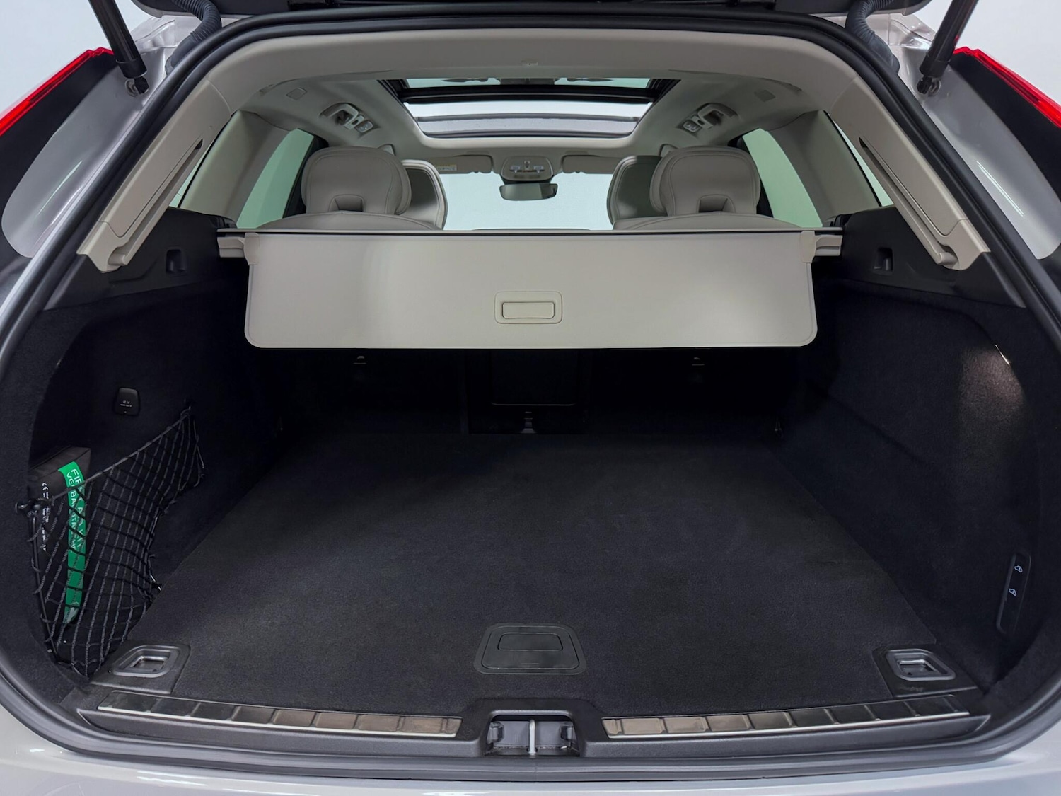 Used Volvo XC60 2023 for sale - 75905625: Photo 11