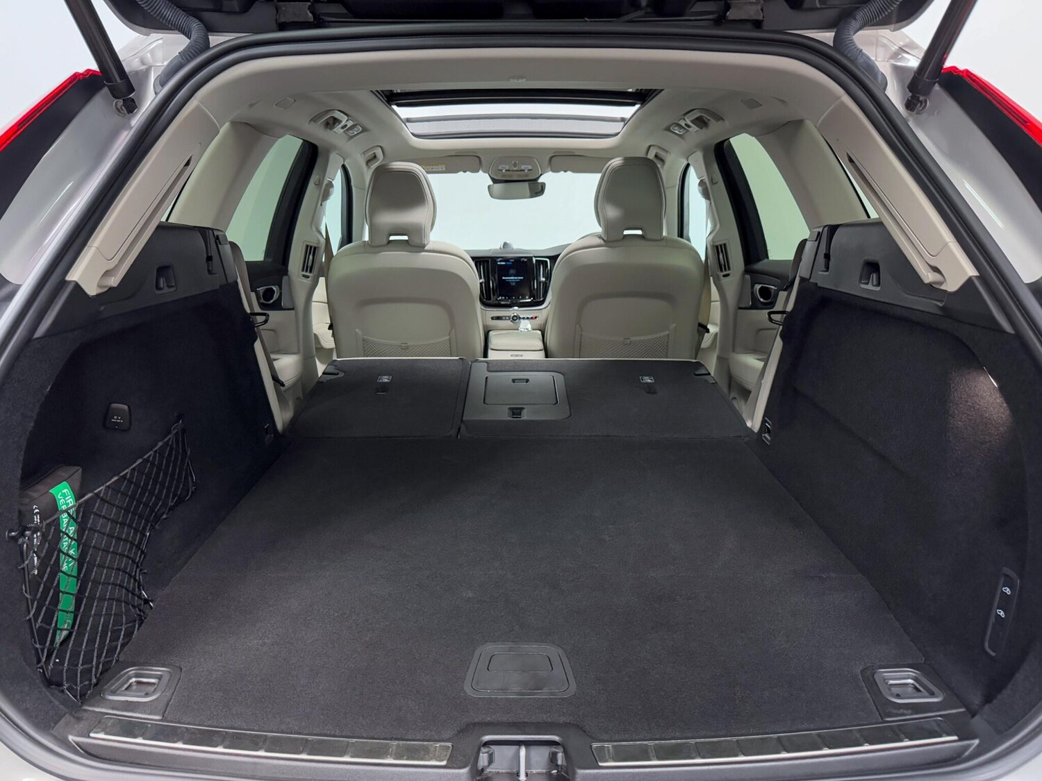 Used Volvo XC60 2023 for sale - 75905625: Photo 13