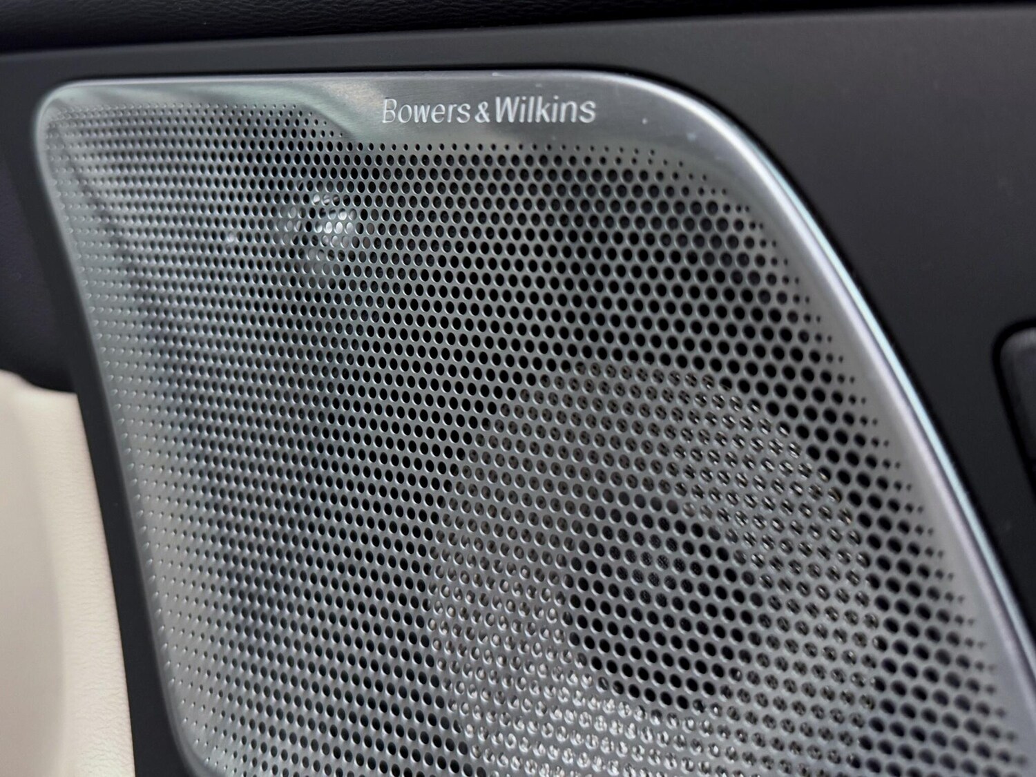 Used Volvo XC60 2023 for sale - 75905625: Photo 17