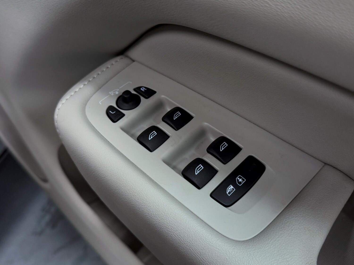 Used Volvo XC60 2023 for sale - 75905625: Photo 19