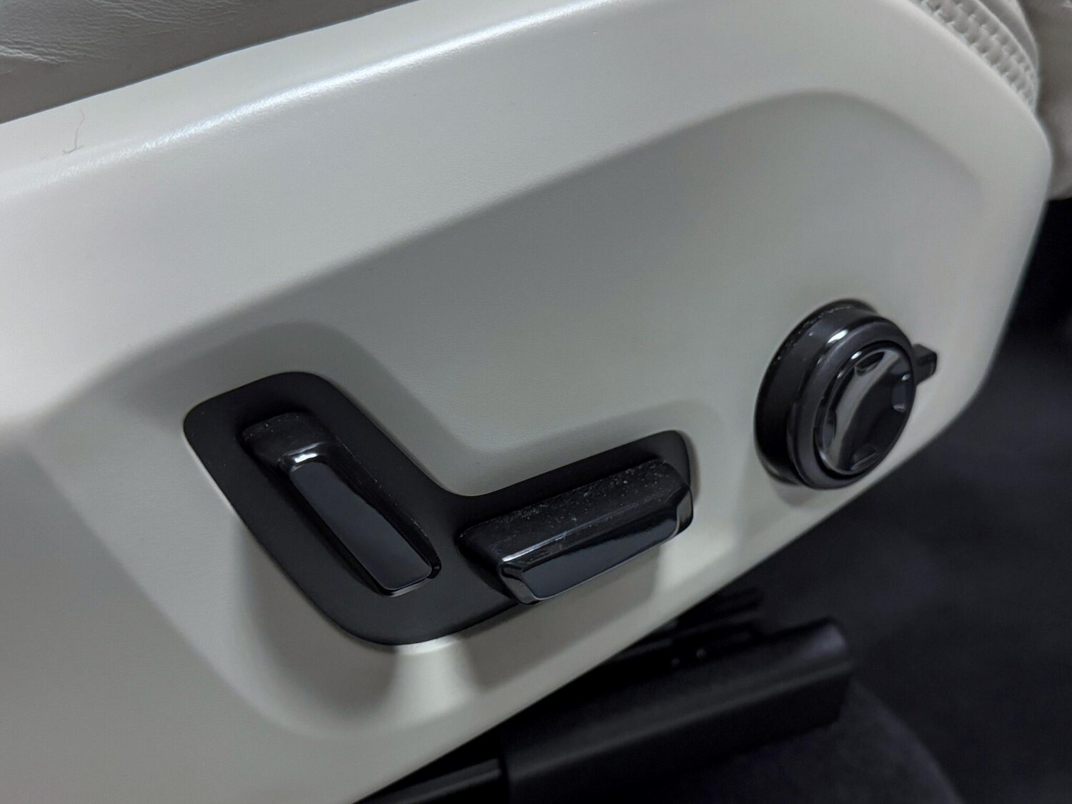 Used Volvo XC60 2023 for sale - 75905625: Photo 22