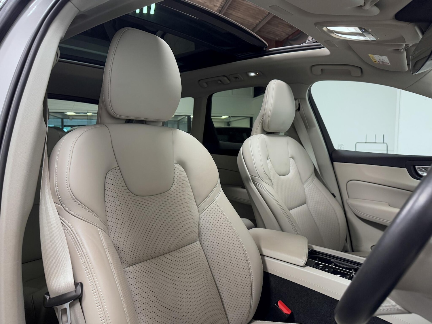 Used Volvo XC60 2023 for sale - 75905625: Photo 26