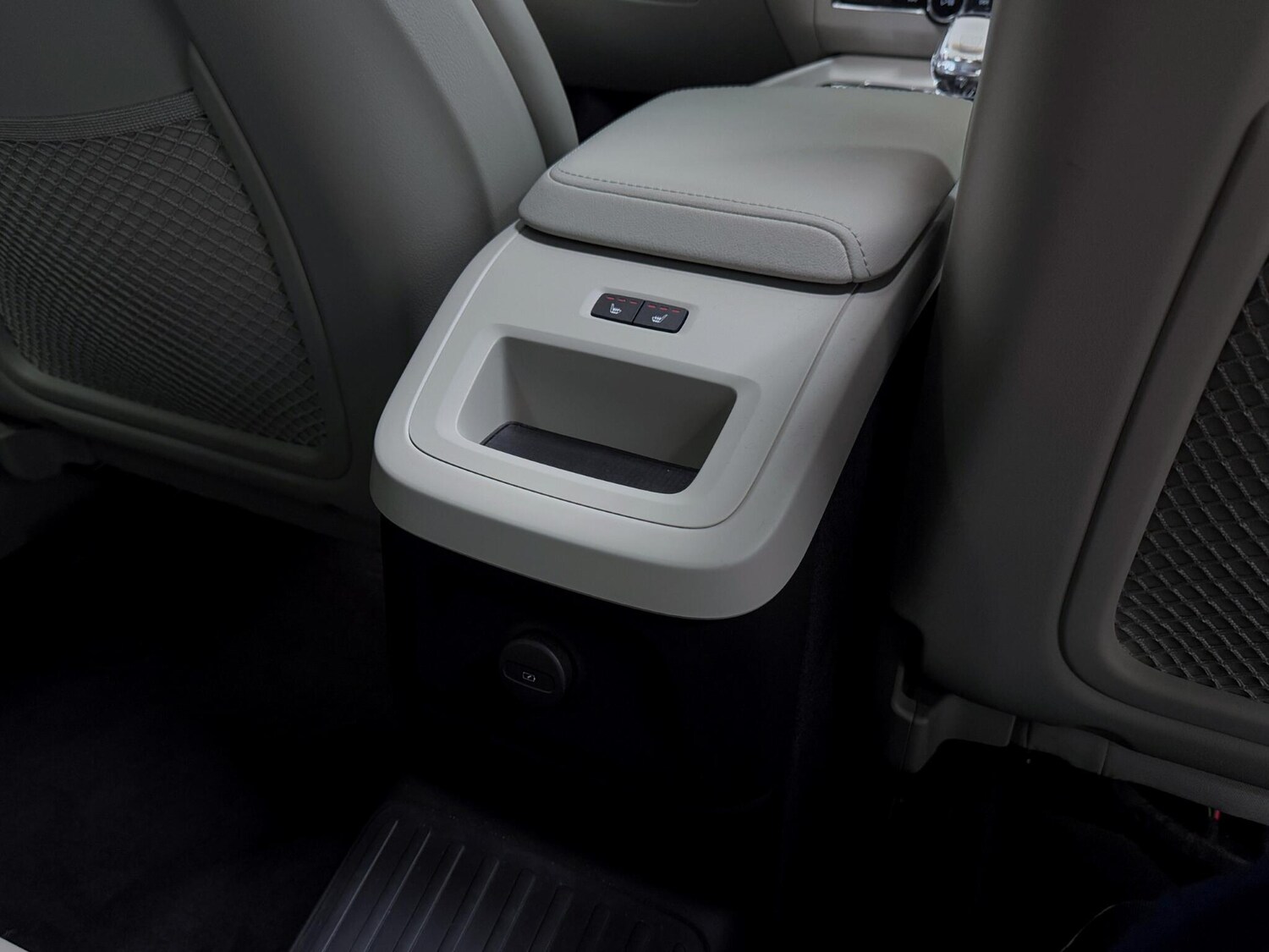 Used Volvo XC60 2023 for sale - 75905625: Photo 29