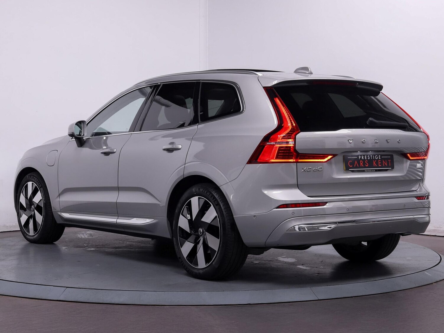Used Volvo XC60 2023 for sale - 75905625: Photo 3