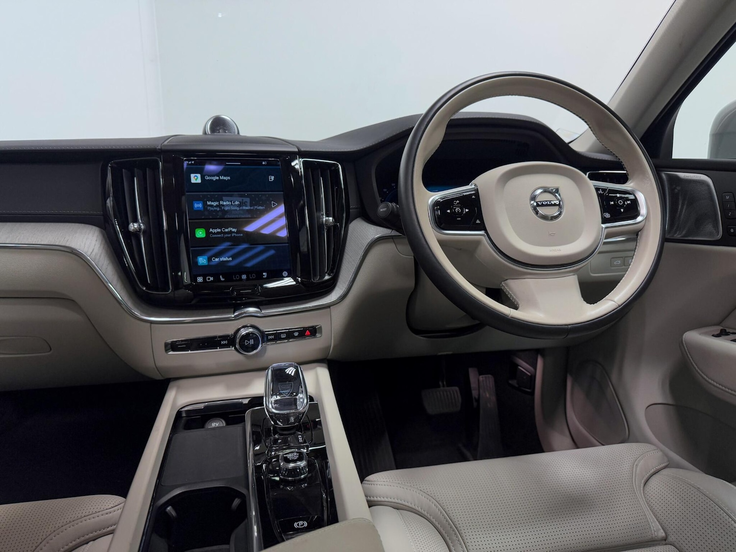 Used Volvo XC60 2023 for sale - 75905625: Photo 38