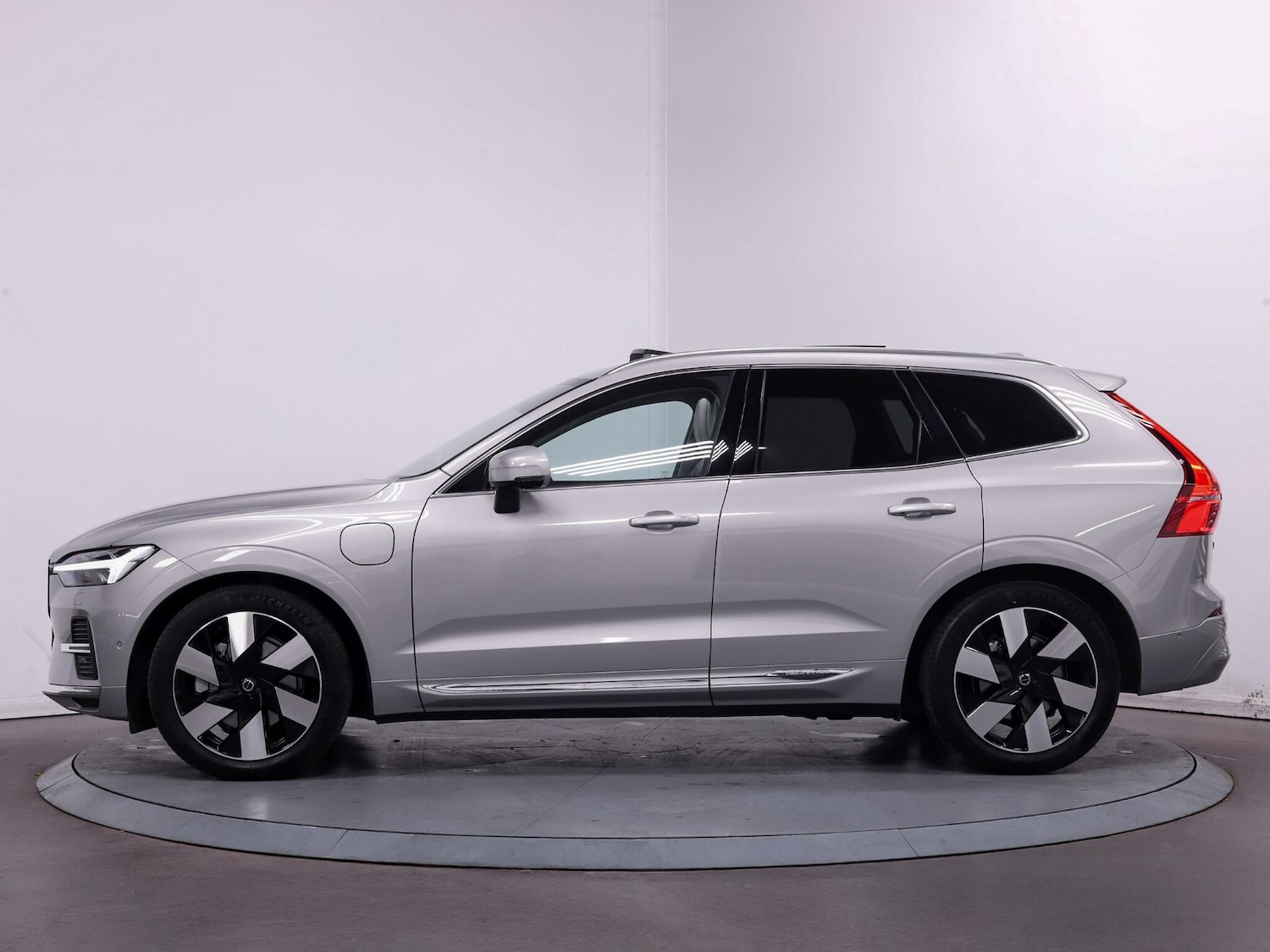 Used Volvo XC60 2023 for sale - 75905625: Photo 4