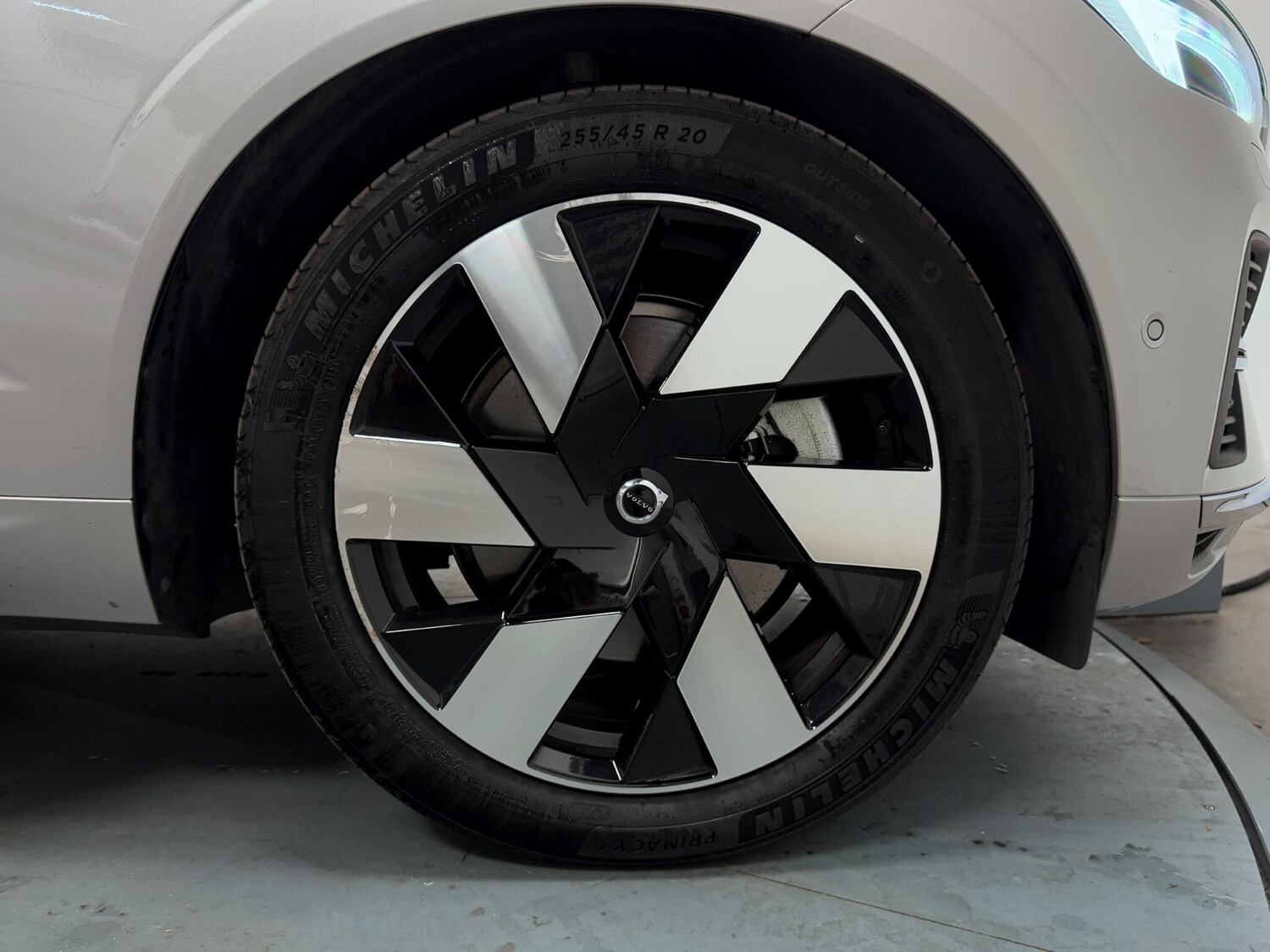 Used Volvo XC60 2023 for sale - 75905625: Photo 58
