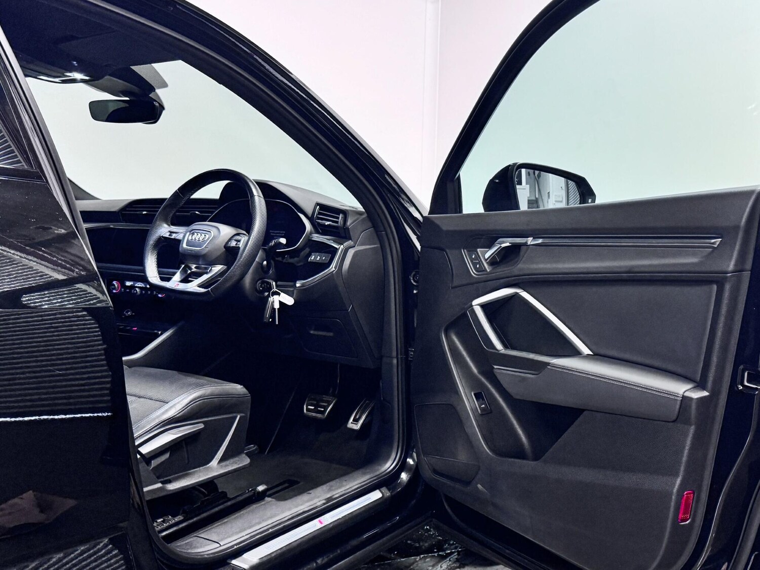 Used Audi Q3 2023 for sale - 77565019: Photo 13