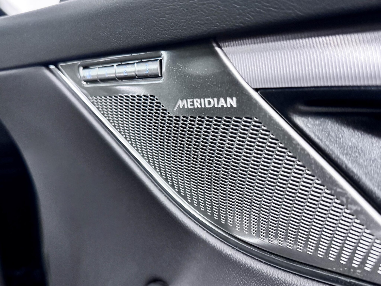 Used Jaguar F-Pace 2023 for sale - 77215004: Photo 17