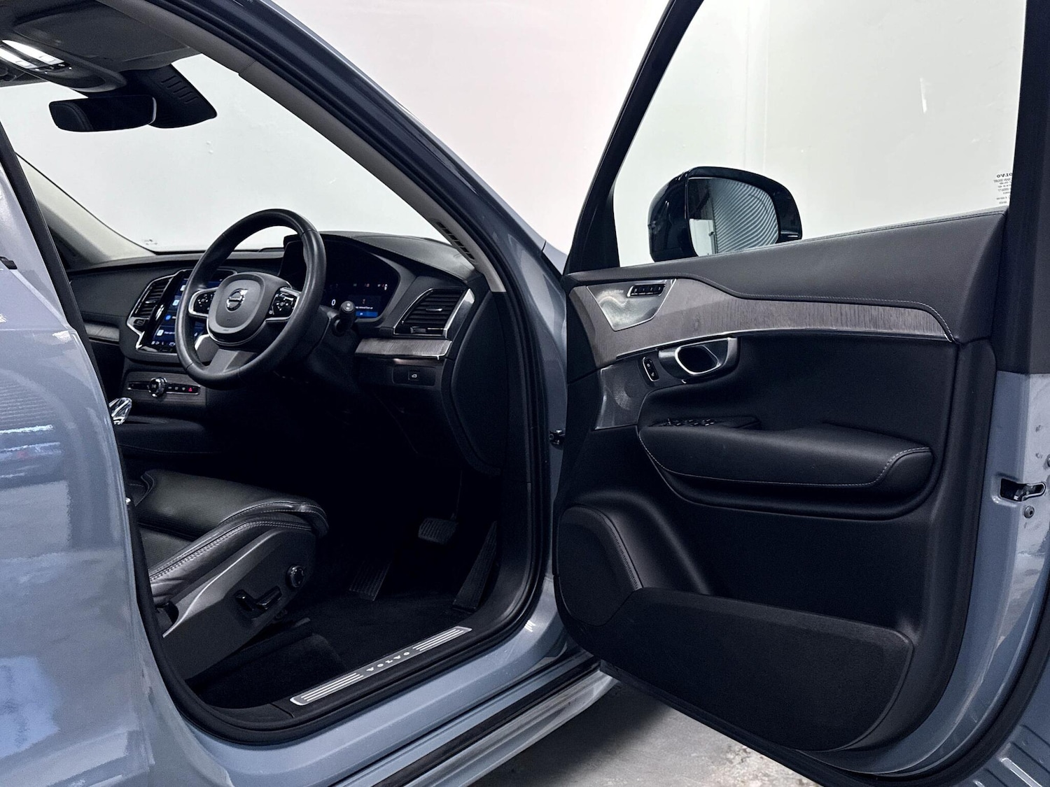 Used Volvo XC90 2023 for sale - 77612006: Photo 17