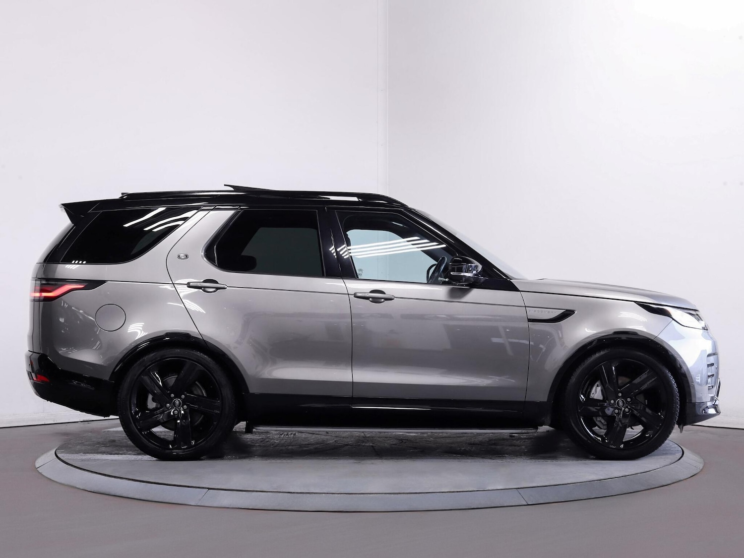 Used Land Rover Discovery 2022 for sale - 77497582: Photo 8