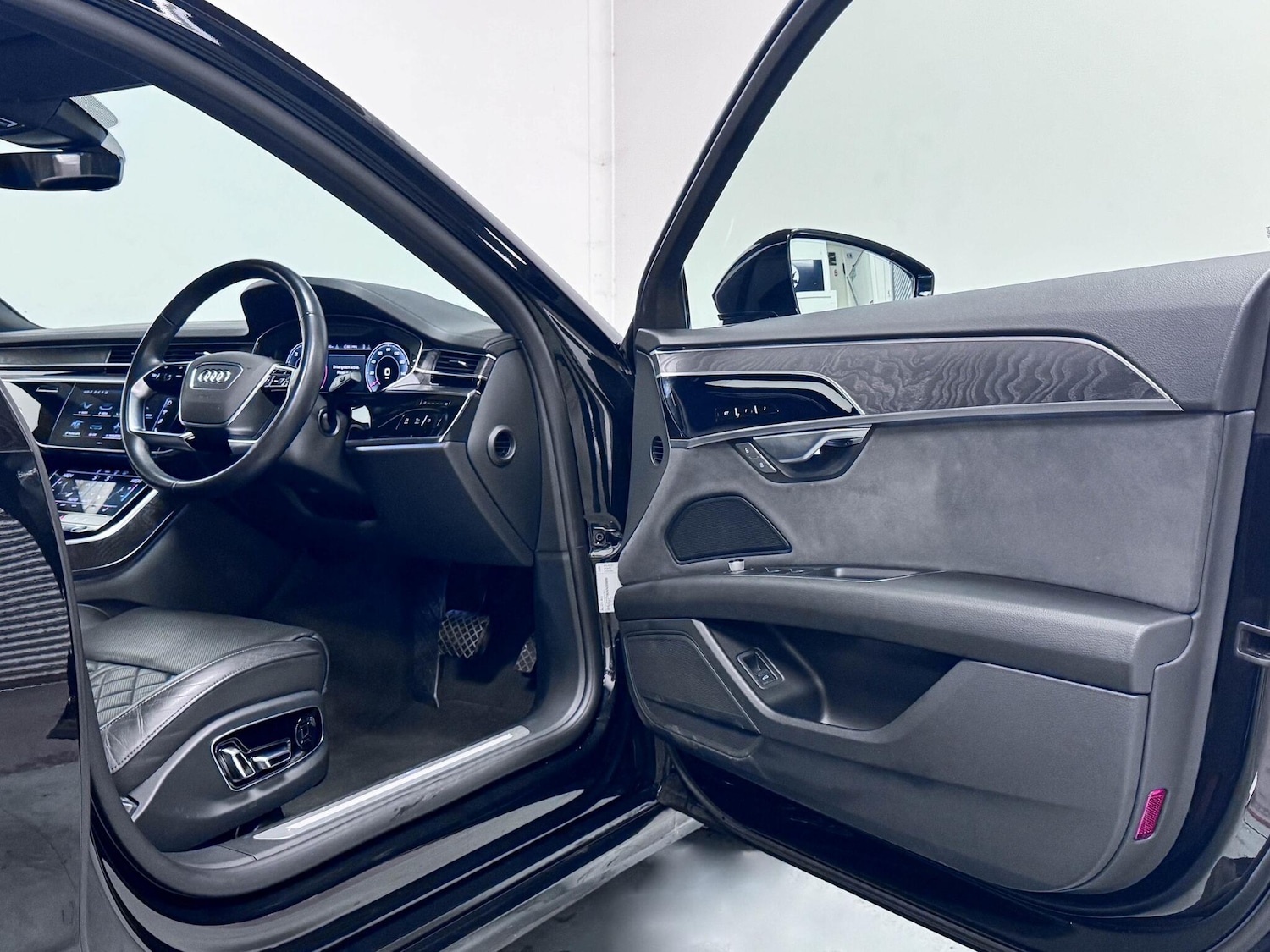 Used Audi A8 2022 for sale - 76573541: Photo 12