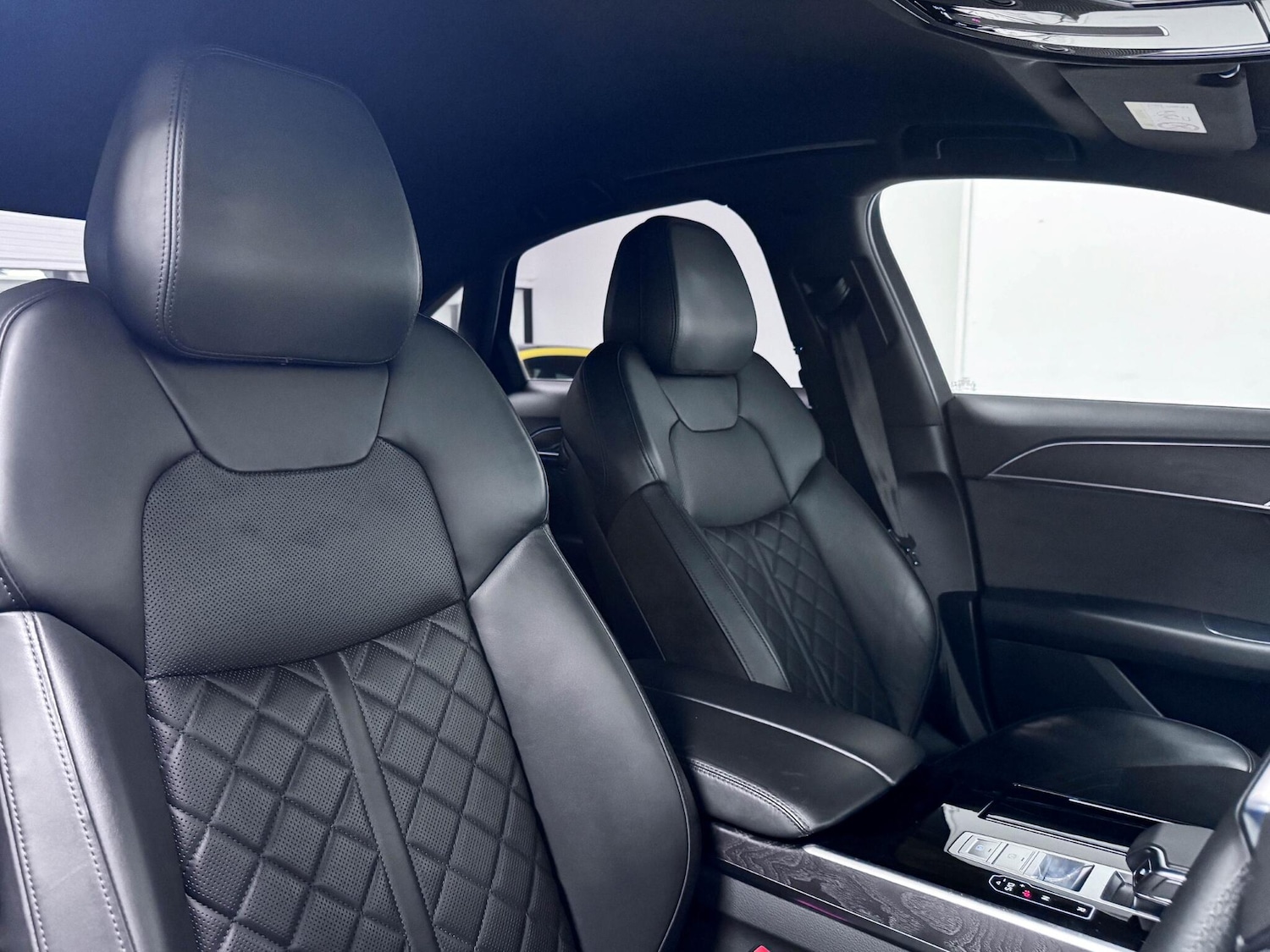 Used Audi A8 2022 for sale - 76573541: Photo 21