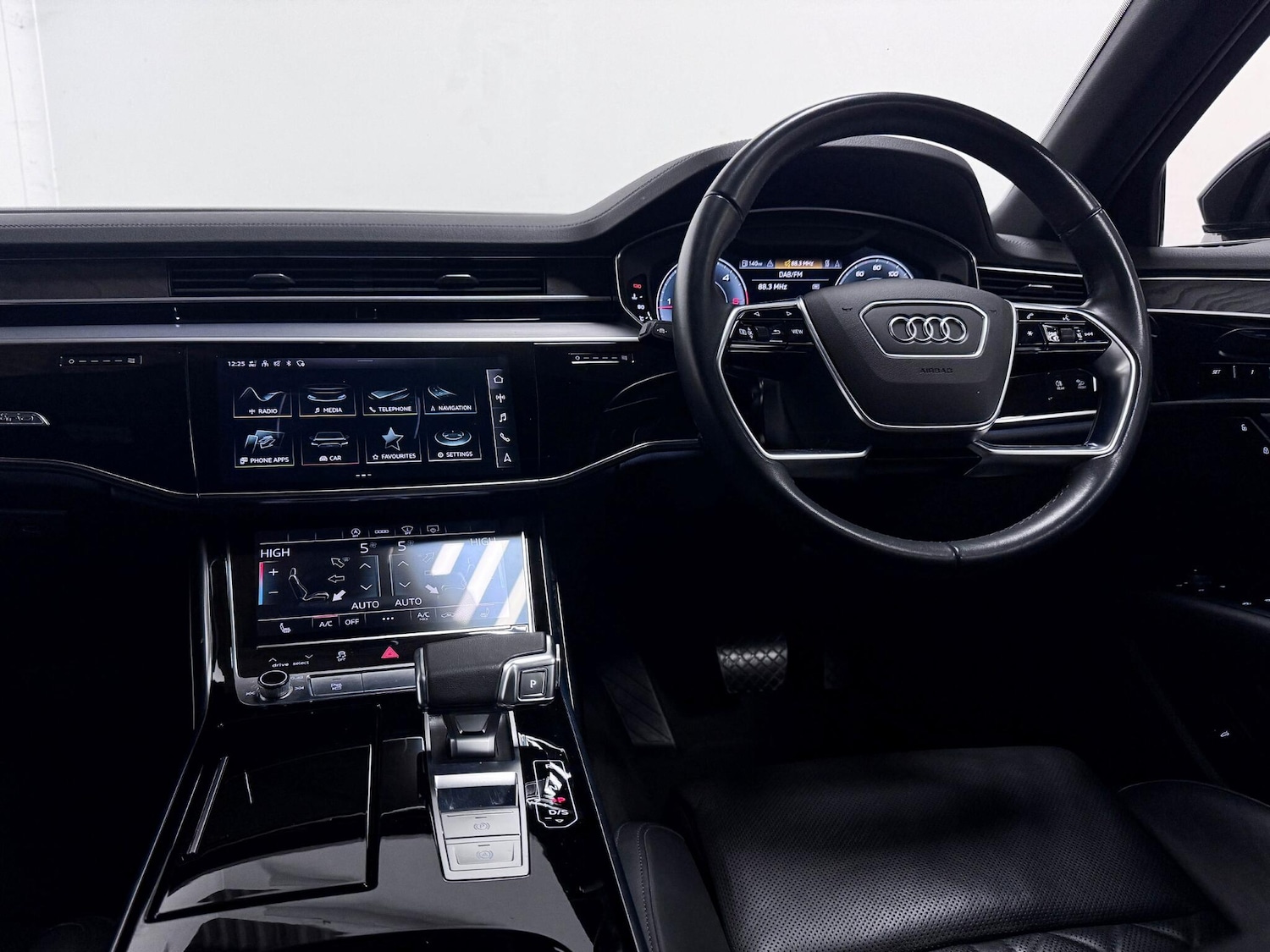 Used Audi A8 2022 for sale - 76573541: Photo 33
