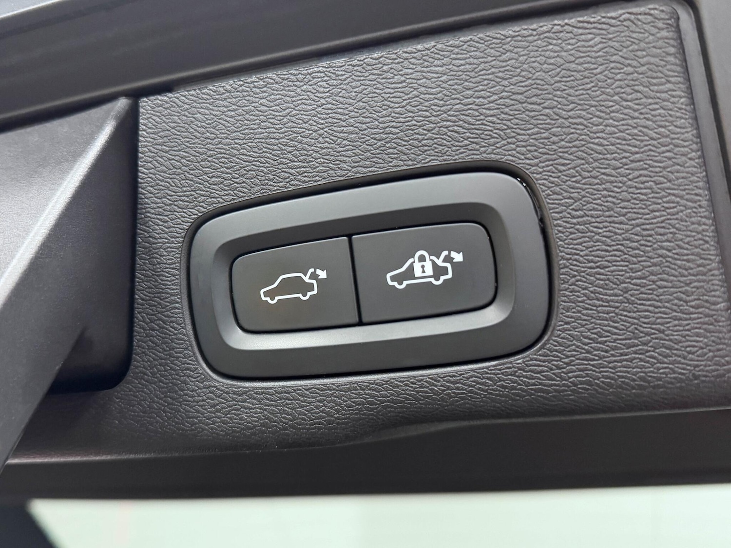 Used Volvo XC60 2021 for sale - 76370202: Photo 17