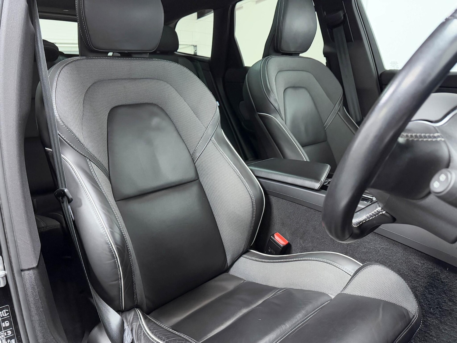Used Volvo XC60 2021 for sale - 76370202: Photo 24