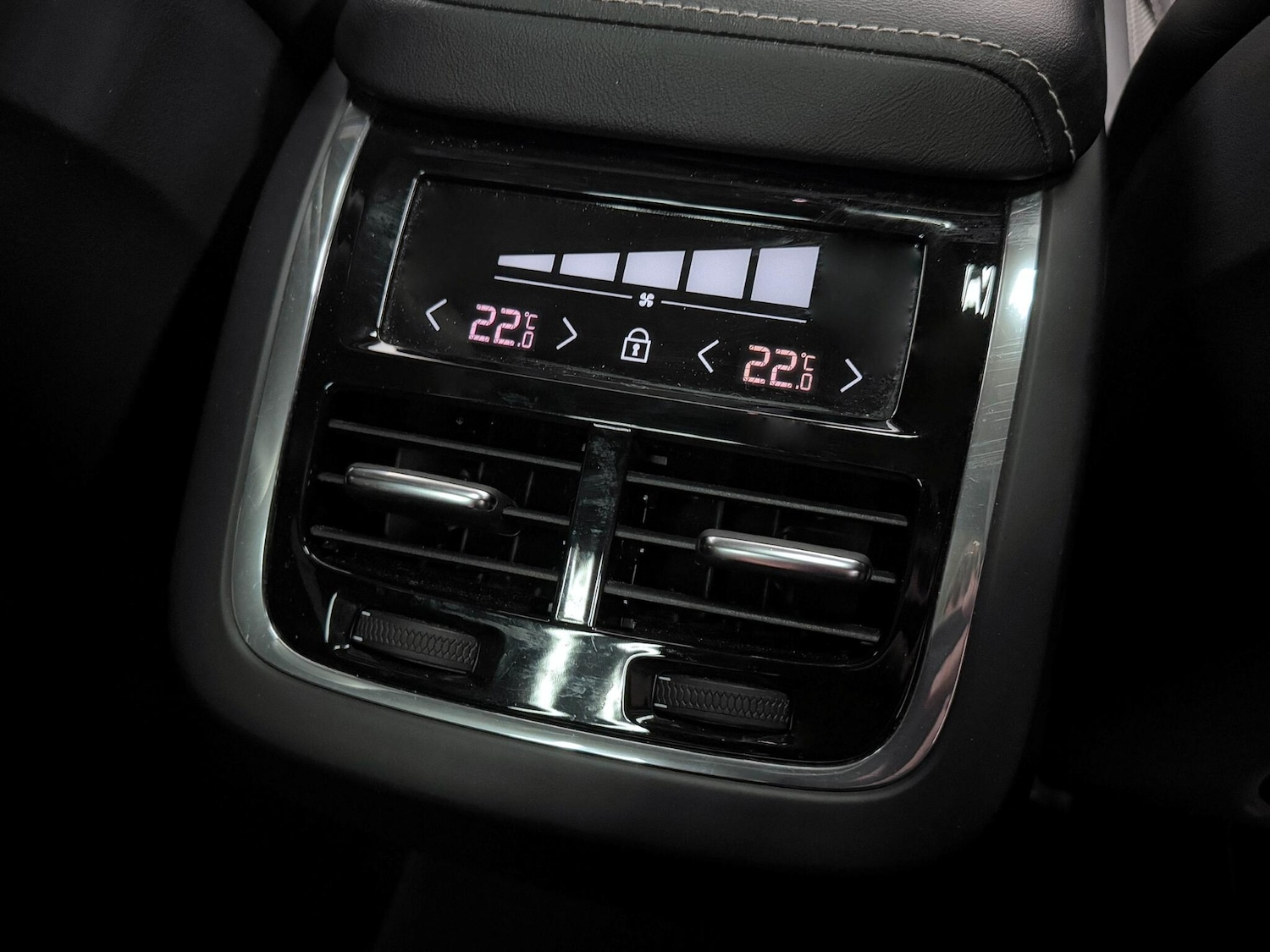 Used Volvo XC60 2021 for sale - 76370202: Photo 28