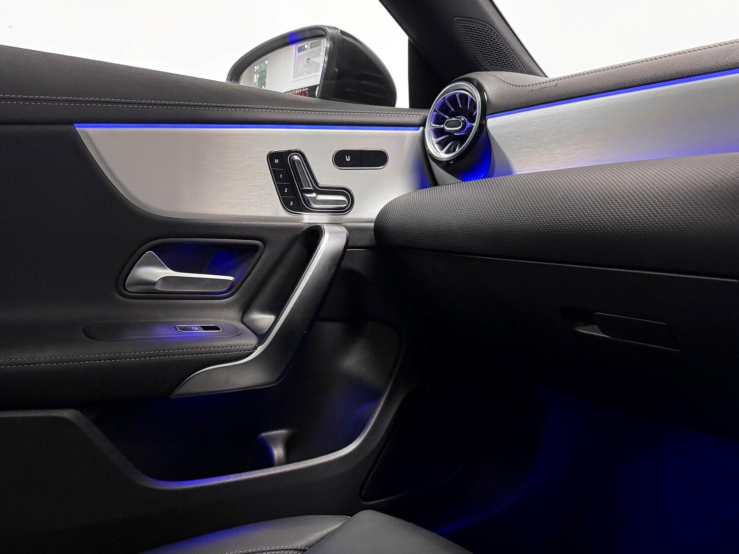 Used Mercedes-Benz CLA 2023 for sale - 76786636: Photo 29