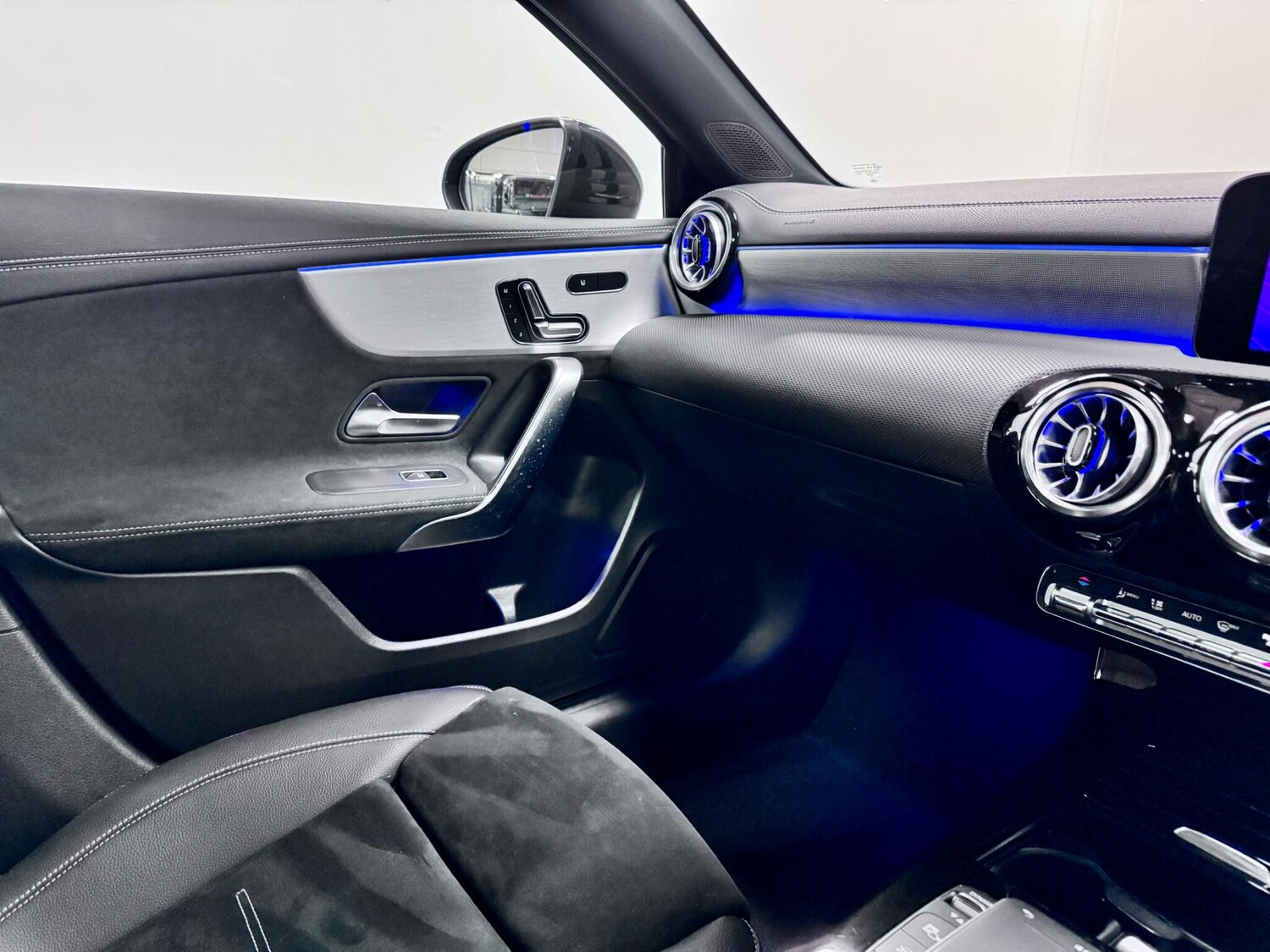 Used Mercedes-Benz A-Class 2021 for sale - 77993380: Photo 32