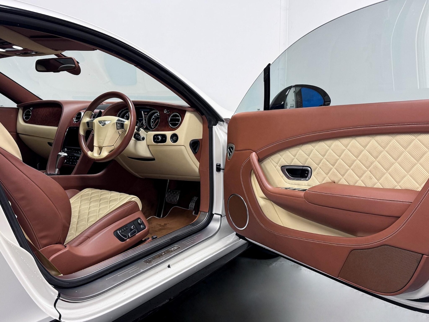 Used Bentley Continental 2015 for sale - 76952452: Photo 26