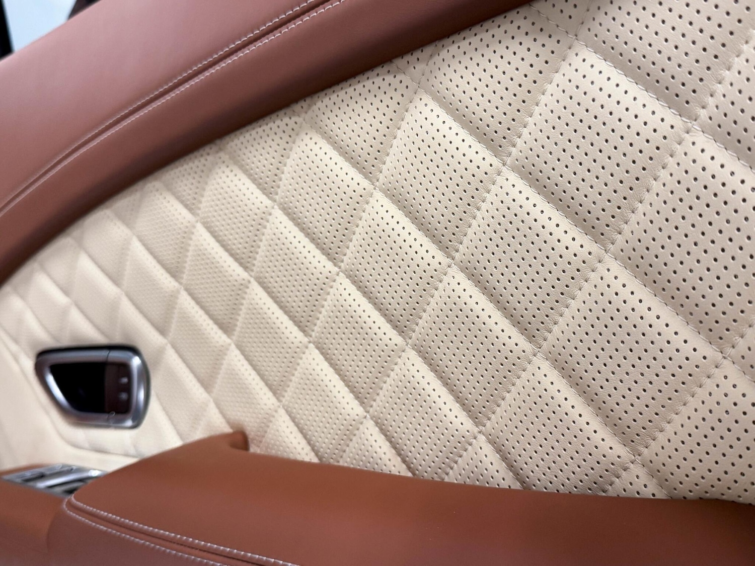 Used Bentley Continental 2015 for sale - 76952452: Photo 27