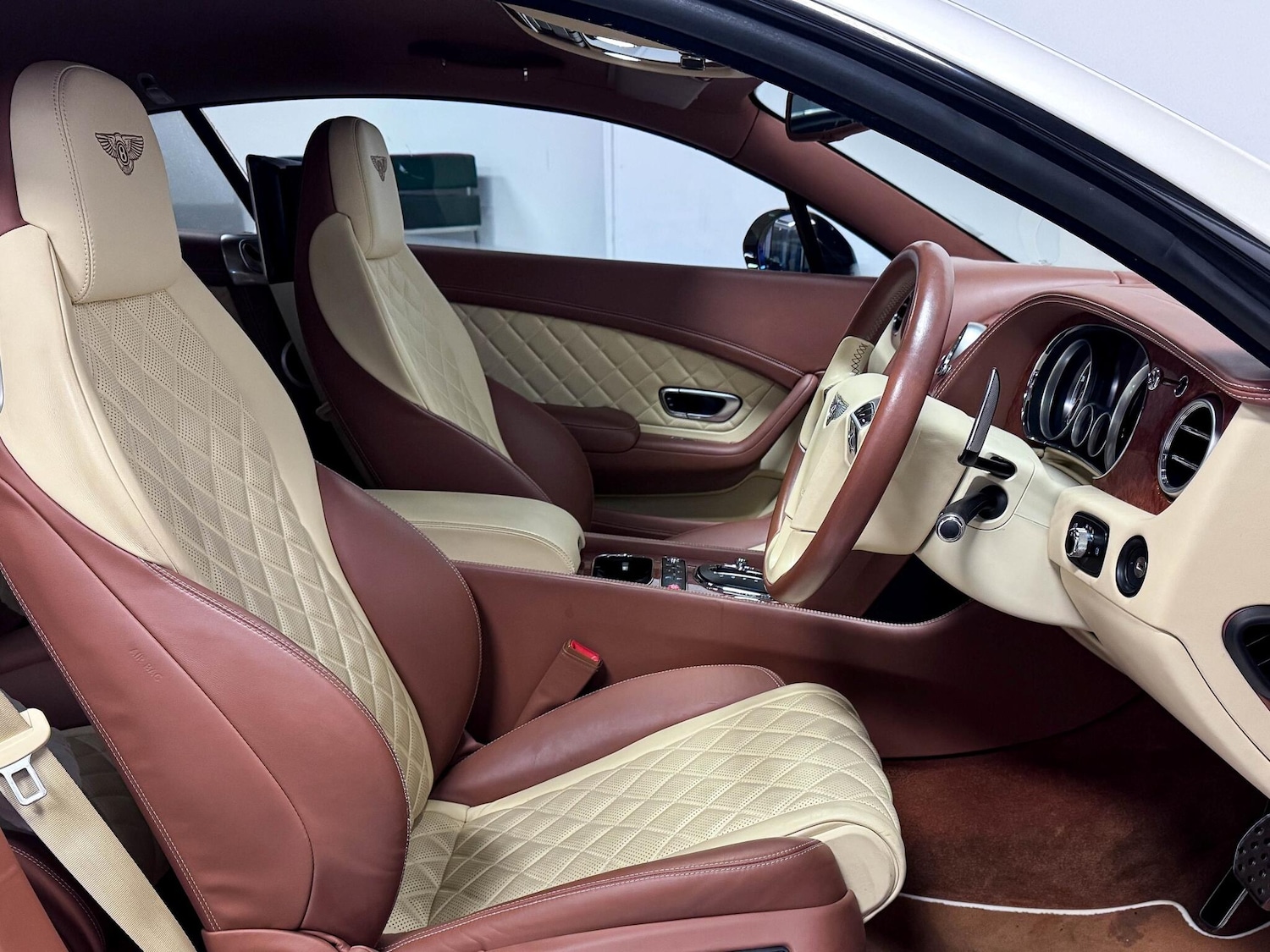 Used Bentley Continental 2015 for sale - 76952452: Photo 31