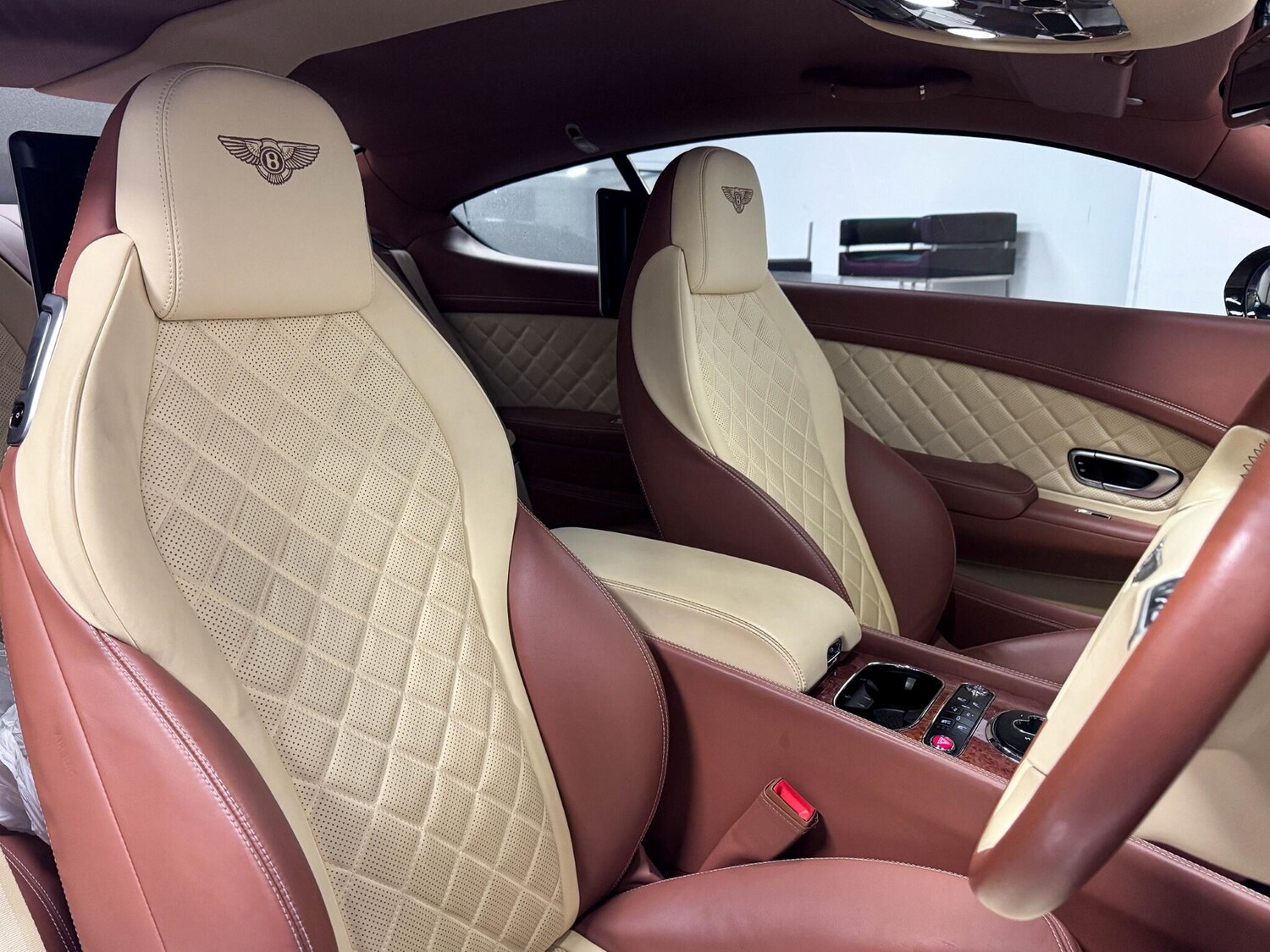 Used Bentley Continental 2015 for sale - 76952452: Photo 32