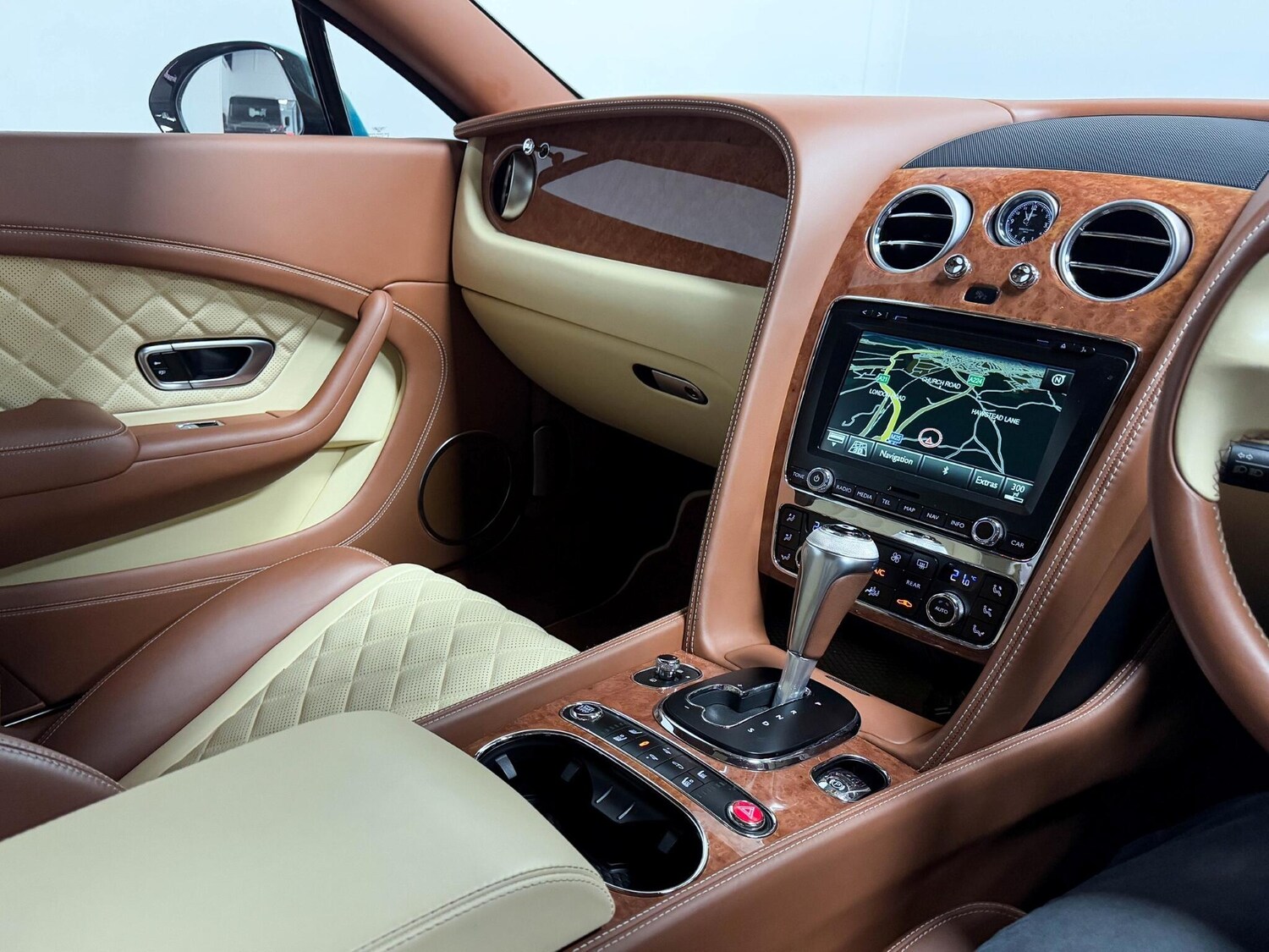 Used Bentley Continental 2015 for sale - 76952452: Photo 36