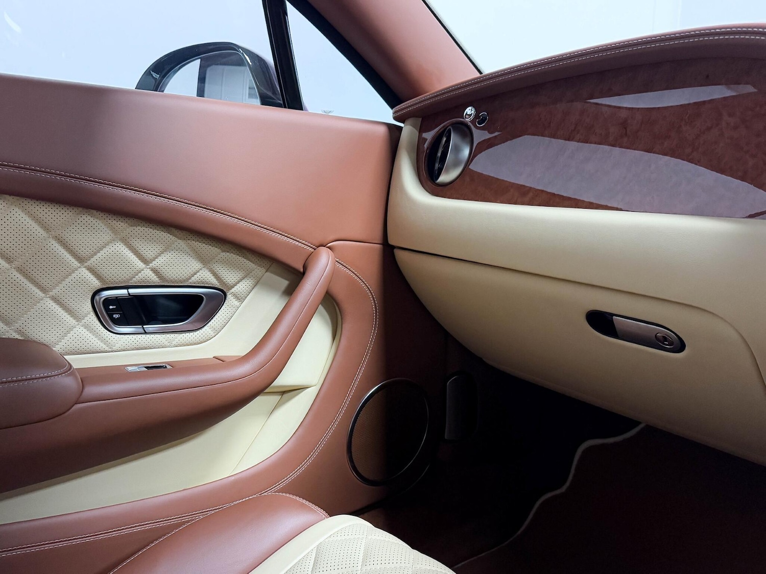 Used Bentley Continental 2015 for sale - 76952452: Photo 37