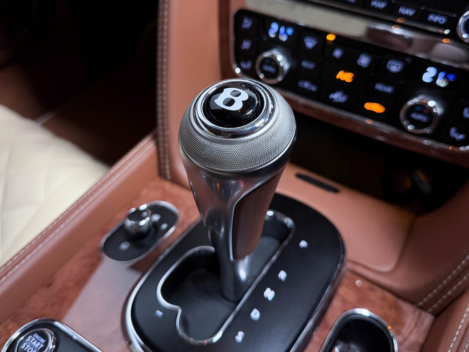 Used Bentley Continental 2015 for sale - 76952452: Photo 43