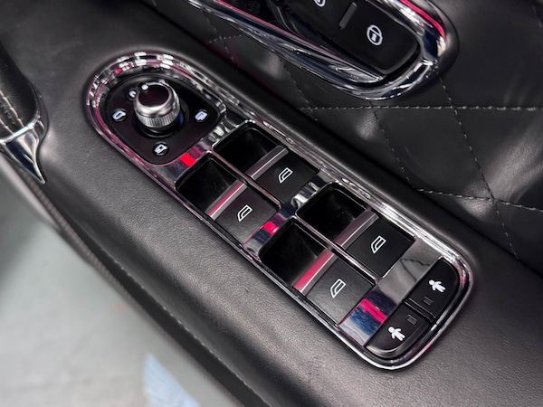 Used Bentley Bentayga 2017 for sale - 75732346: Photo 14