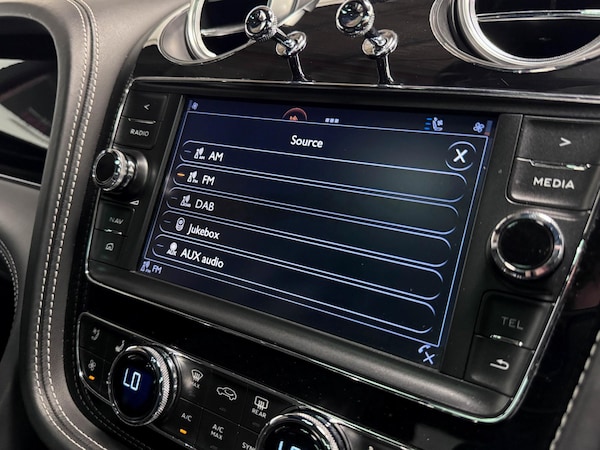 Used Bentley Bentayga 2017 for sale - 75732346: Photo 62