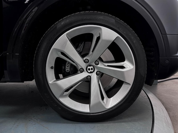 Used Bentley Bentayga 2017 for sale - 75732346: Photo 64