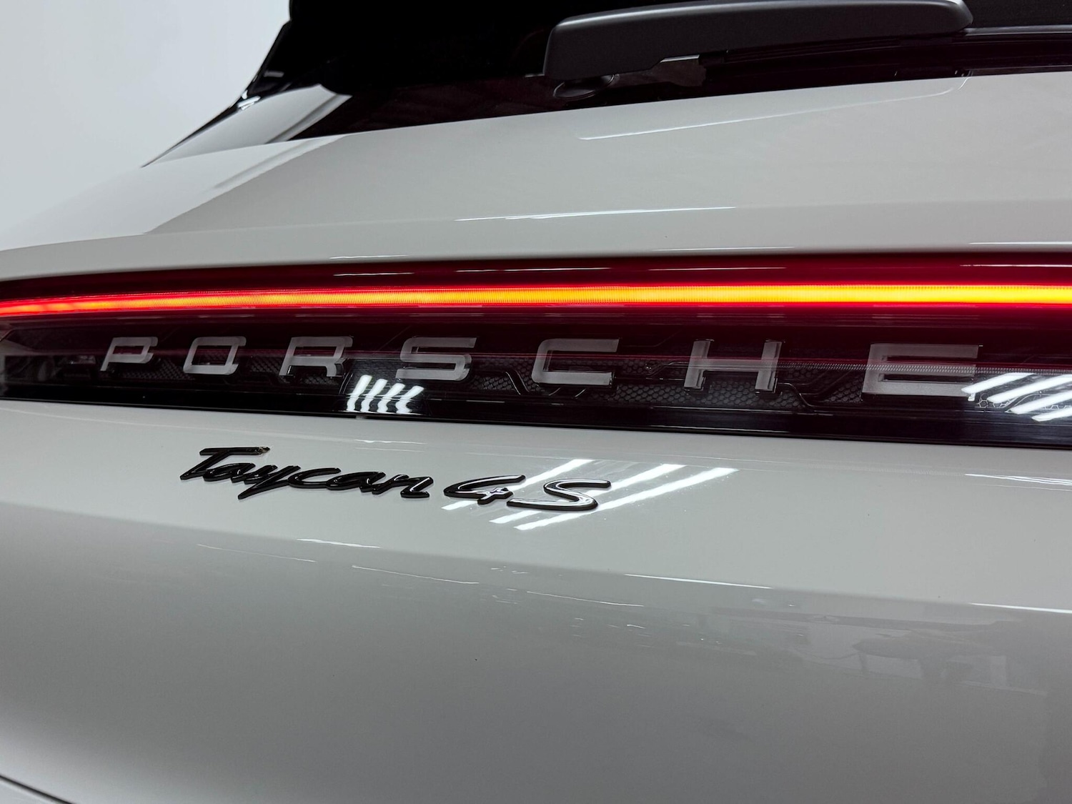 Used Porsche Taycan 2021 for sale - 76513304: Photo 12