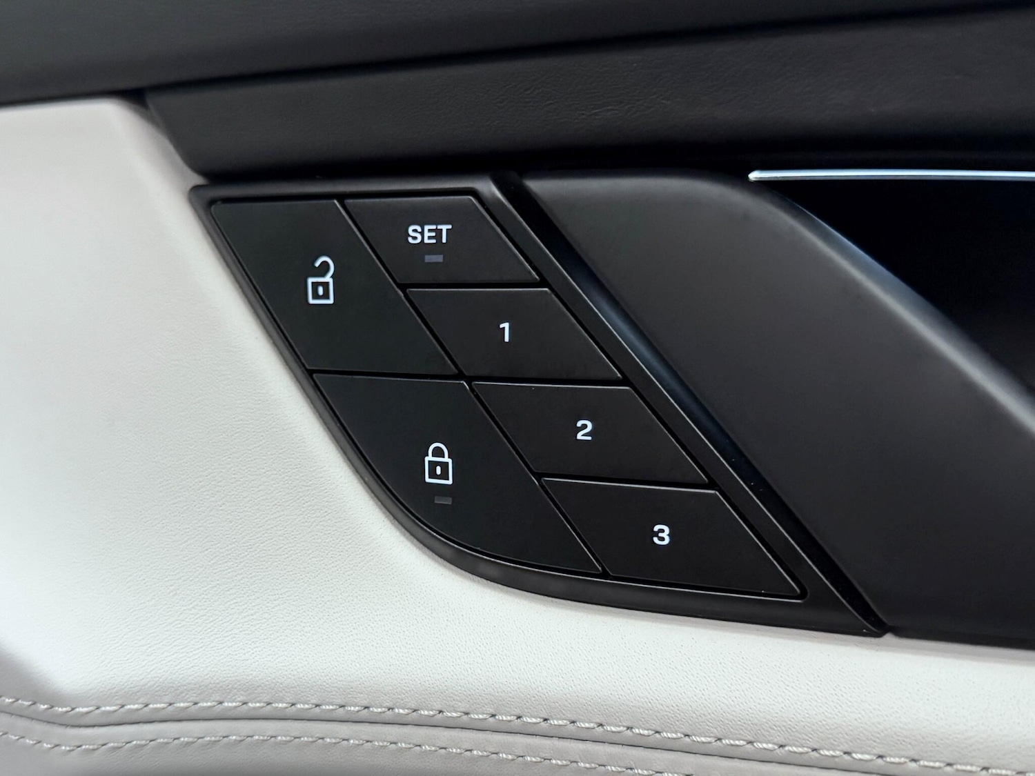 Used Porsche Taycan 2021 for sale - 76513304: Photo 14