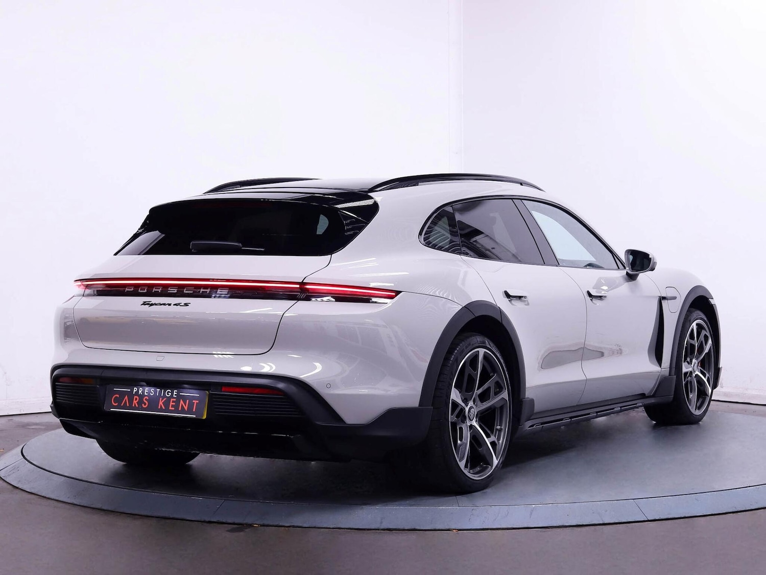 Used Porsche Taycan 2021 for sale - 76513304: Photo 9