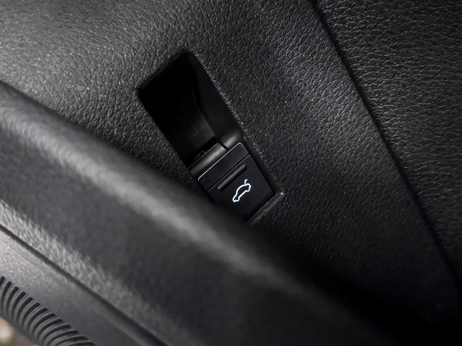 Used Audi Q8 e-tron 2023 for sale - 77425578: Photo 18