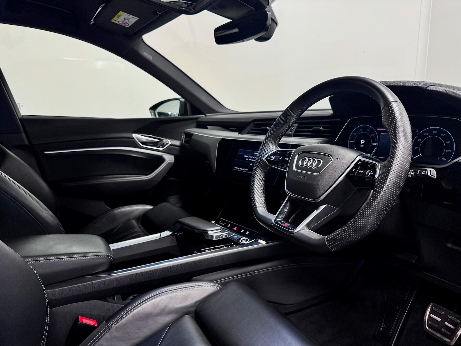 Used Audi Q8 e-tron 2023 for sale - 77425578: Photo 22