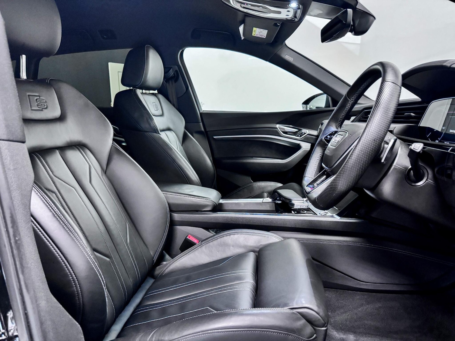 Used Audi Q8 e-tron 2023 for sale - 77425578: Photo 23